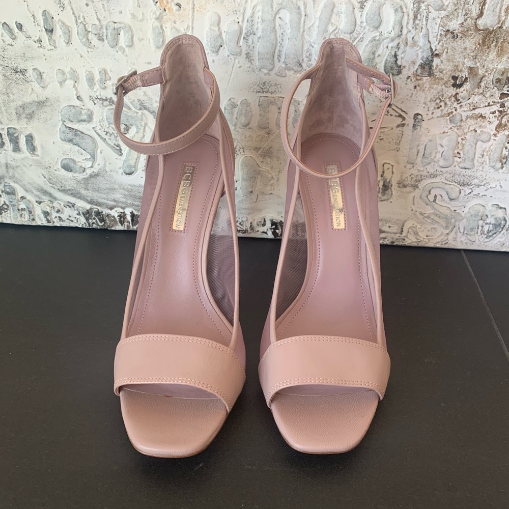 BCBGeneration- Natalee Mesh Pump Lavendar size 8